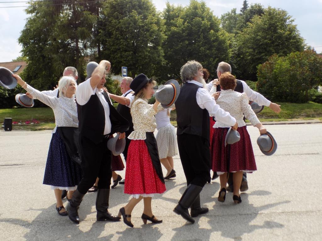 Kalapos Tánc TJPG.jpg