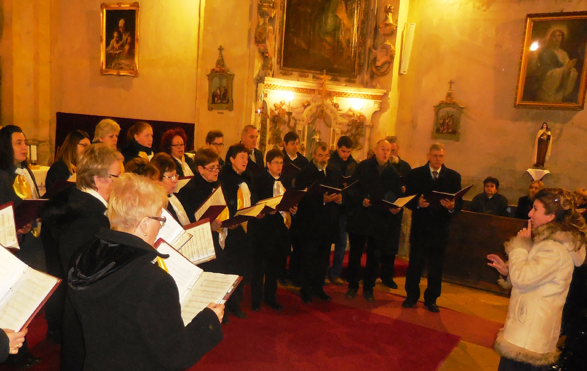 Karácsonyi Koncert Reni 1.png